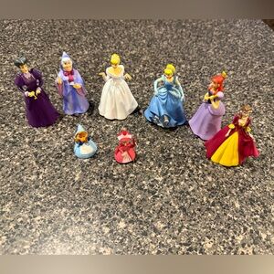 Disney figurines lot, Cinderella group plus Belle, lot of 8